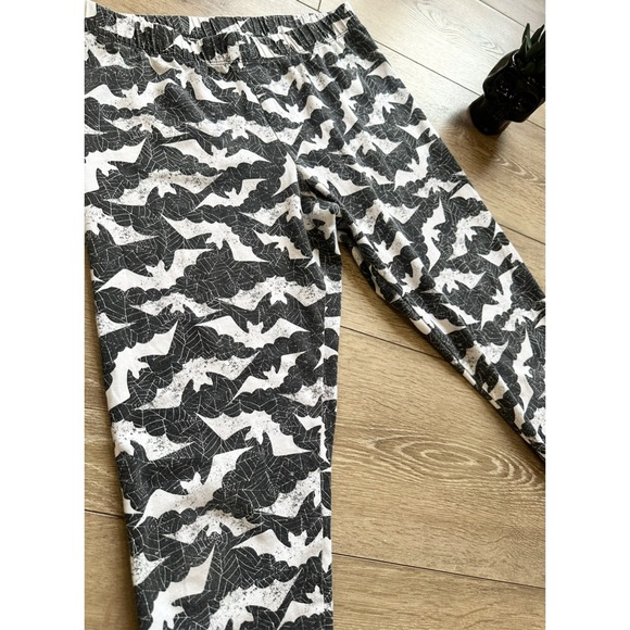 |Sold| •No Boundaries• bat leggings - Picture 2 of 4